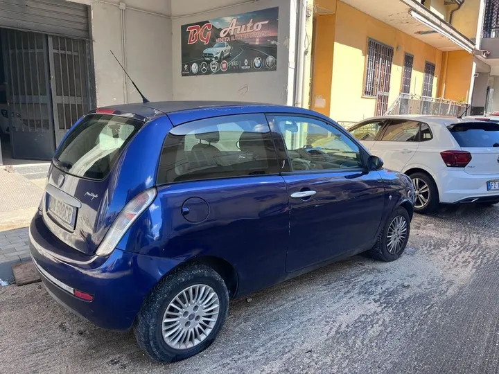 Lancia Ypsilon