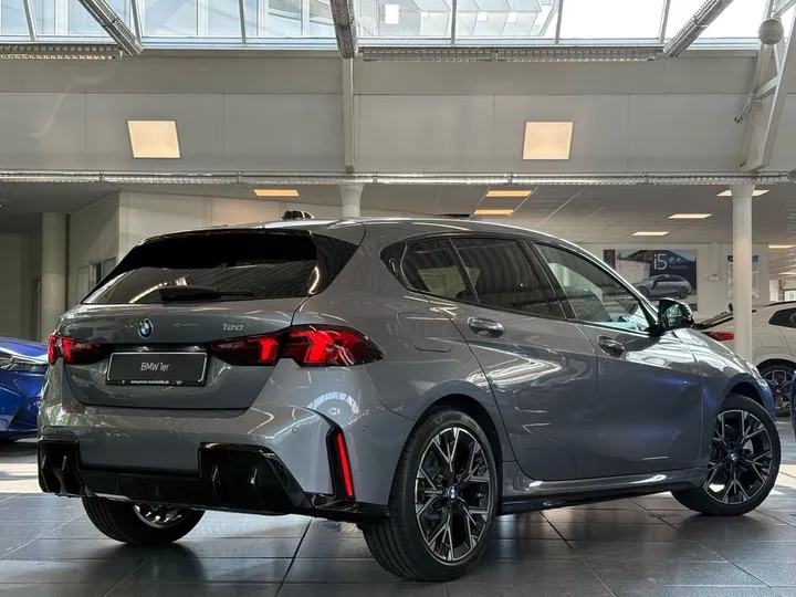 BMW 120