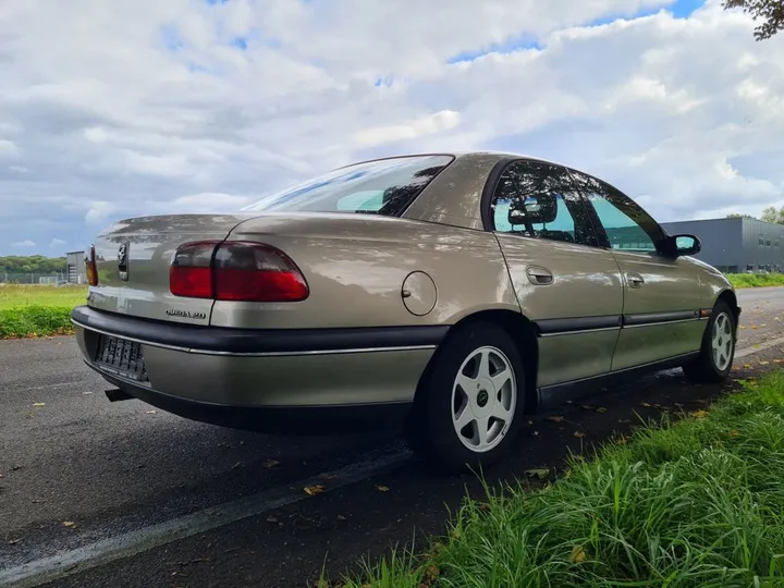 Opel Omega