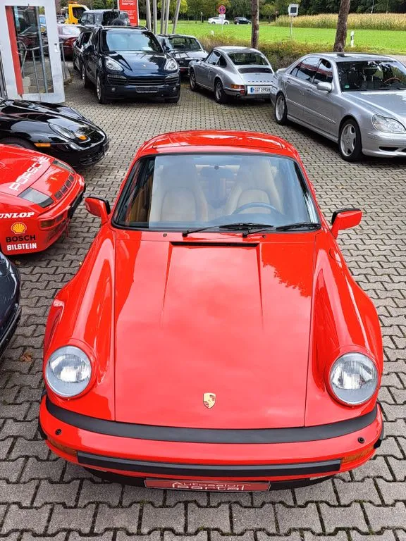 Porsche 930