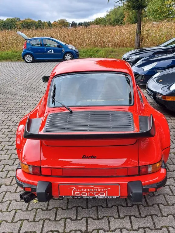 Porsche 930