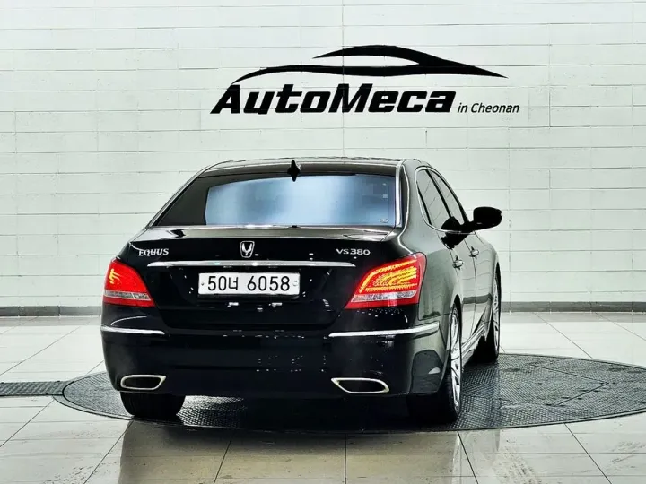 Hyundai Equus