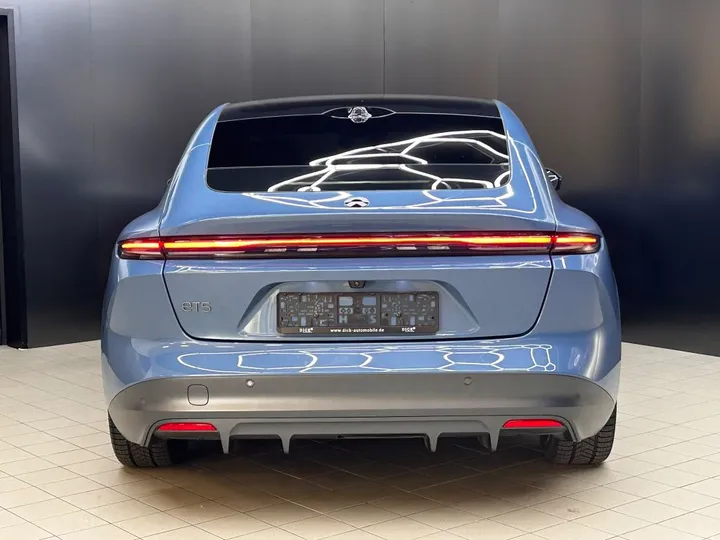 NIO ET5
