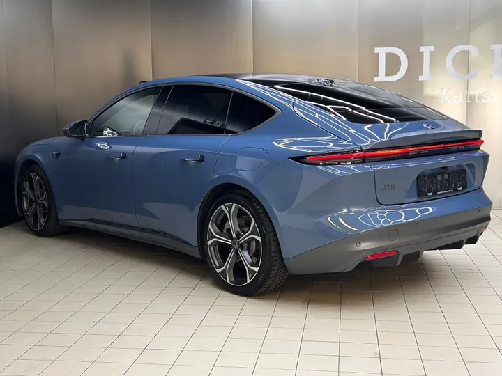 NIO ET5