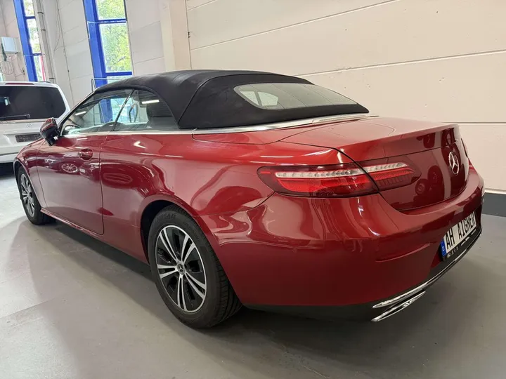 Mercedes-Benz E 220