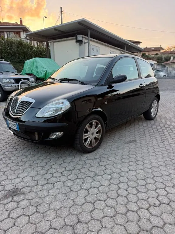 Lancia Ypsilon