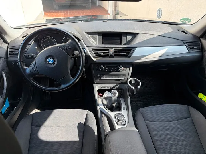 BMW iX1
