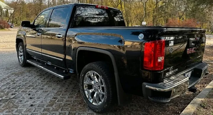 GMC Sierra