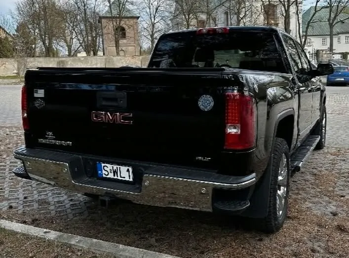 GMC Sierra