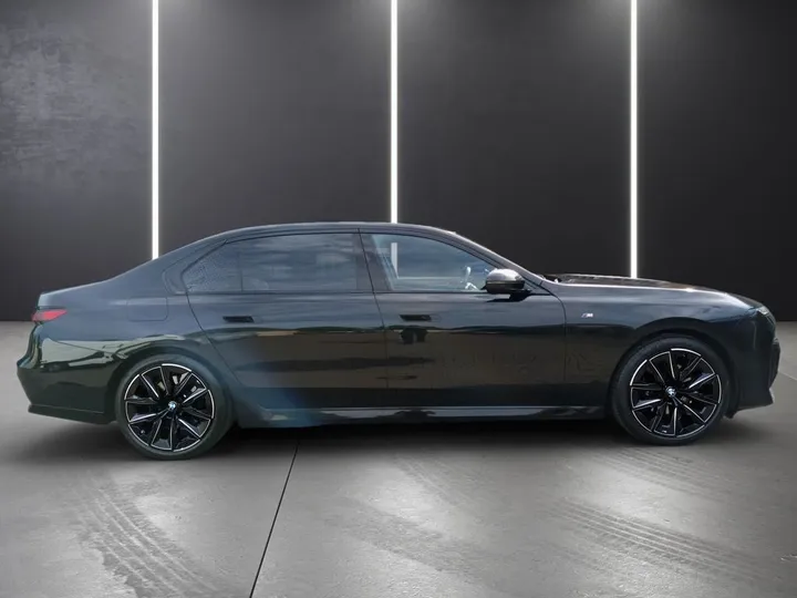 BMW 740