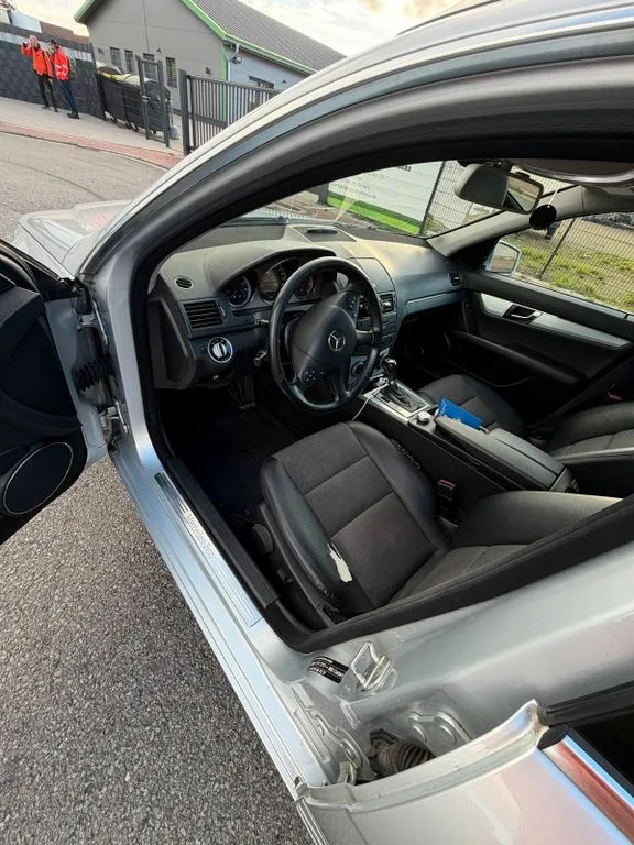 Mercedes-Benz C 220