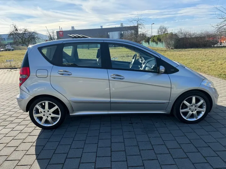 Mercedes-Benz A 200
