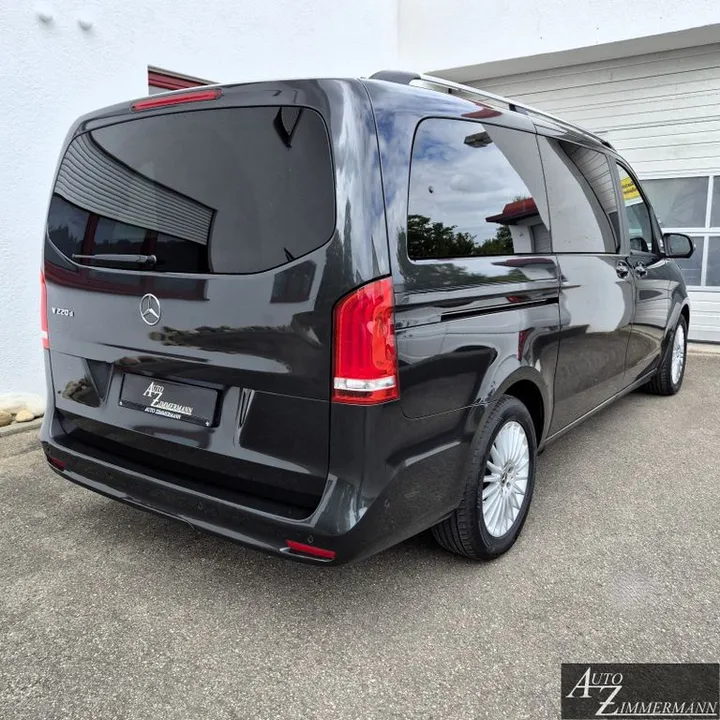 Mercedes-Benz V 220