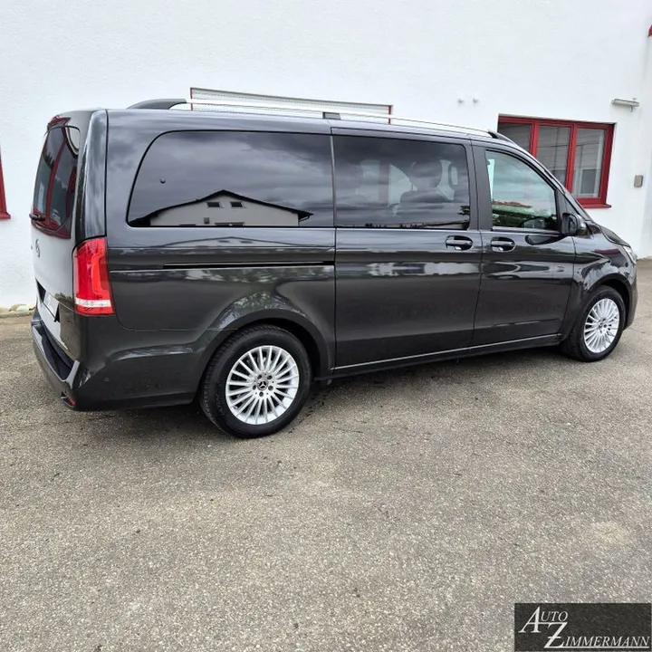 Mercedes-Benz V 220