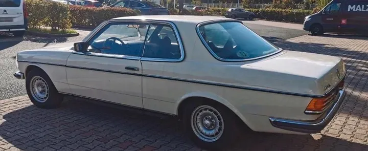 Mercedes-Benz C 230