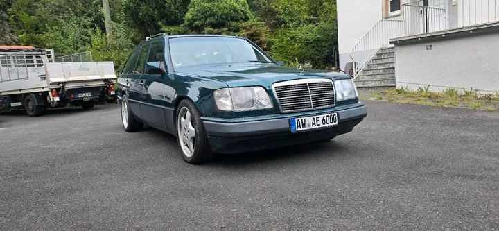 Mercedes-Benz E 220
