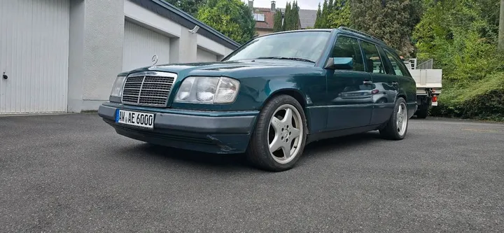 Mercedes-Benz E 220