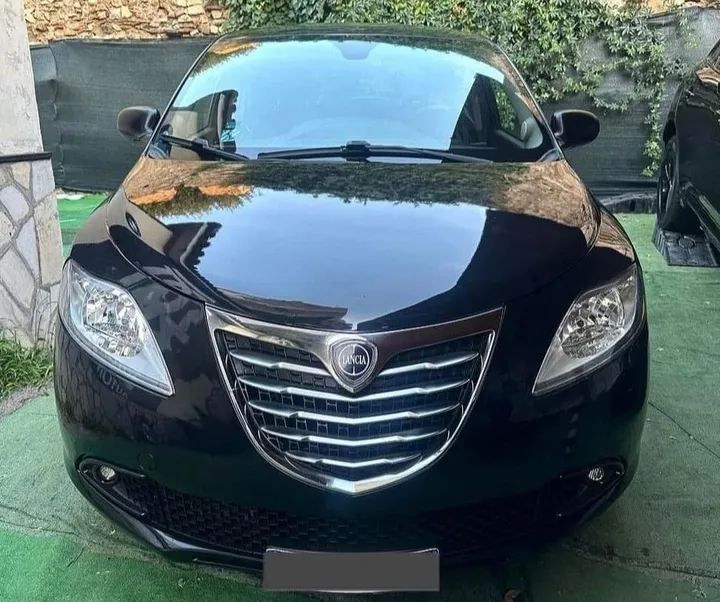 Lancia Ypsilon