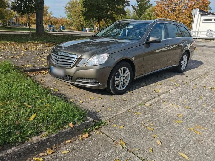 Mercedes-Benz E 200