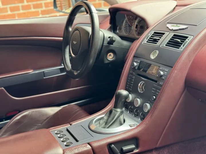 Aston Martin V8 Vantage