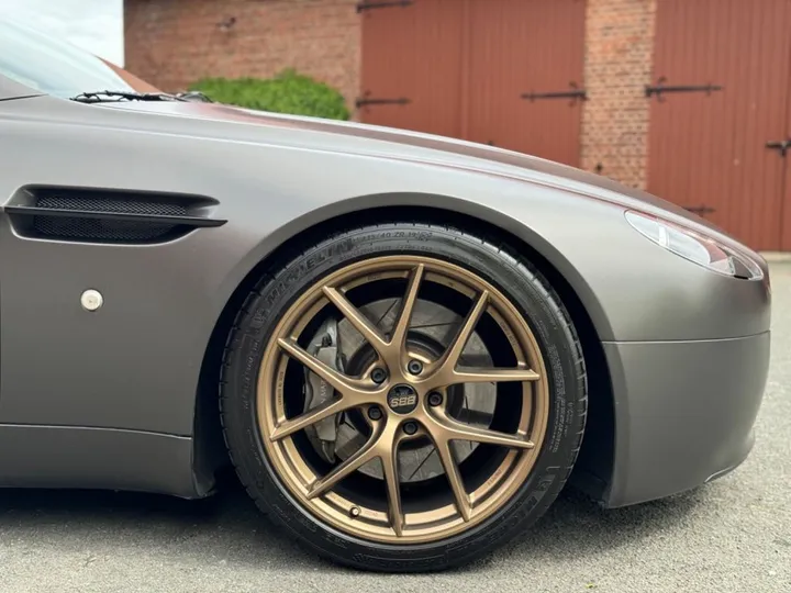 Aston Martin V8 Vantage