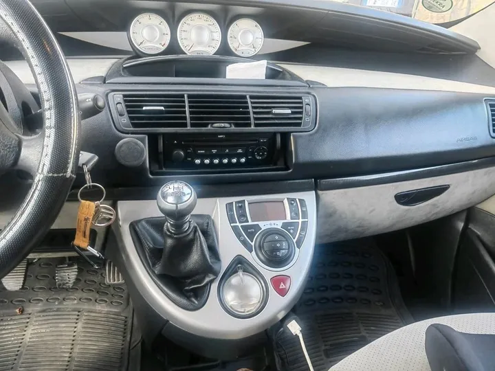 Citroën C8