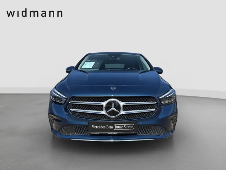 Mercedes-Benz B 220
