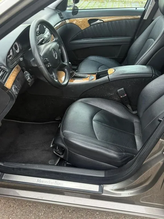 Mercedes-Benz E 320
