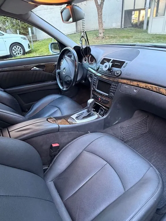 Mercedes-Benz E 280