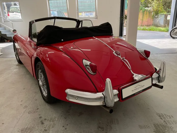 Jaguar XK