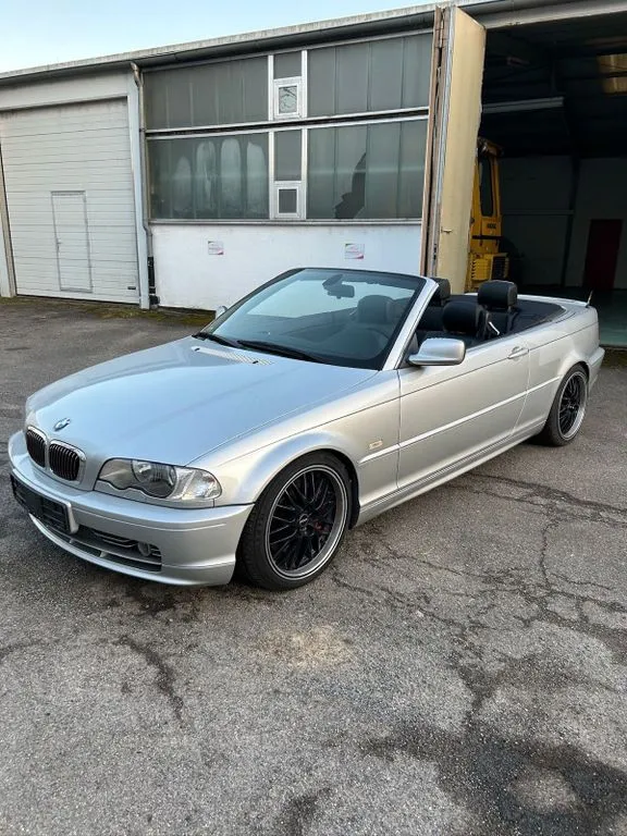 BMW 330
