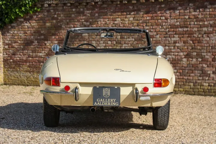 Alfa Romeo Spider