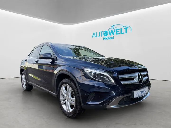 Mercedes-Benz GLA 220
