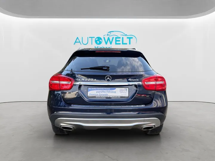 Mercedes-Benz GLA 220
