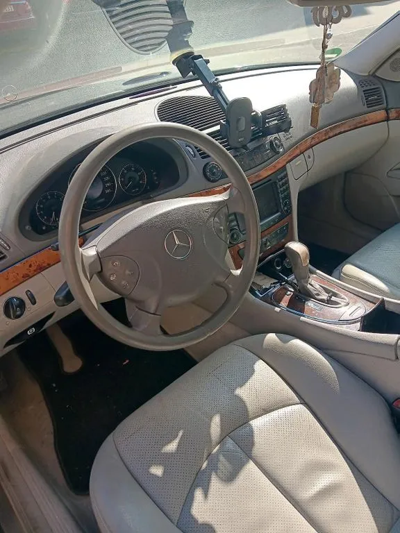 Mercedes-Benz E 220