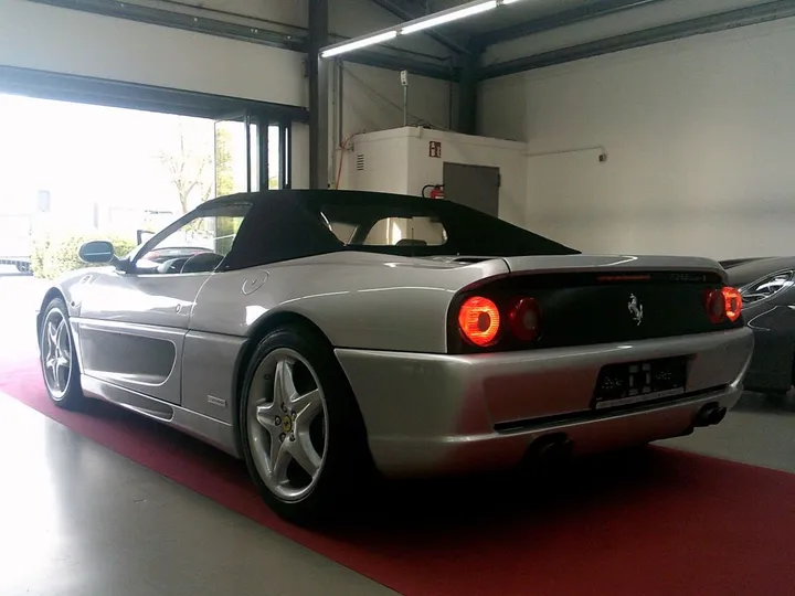 Ferrari F355