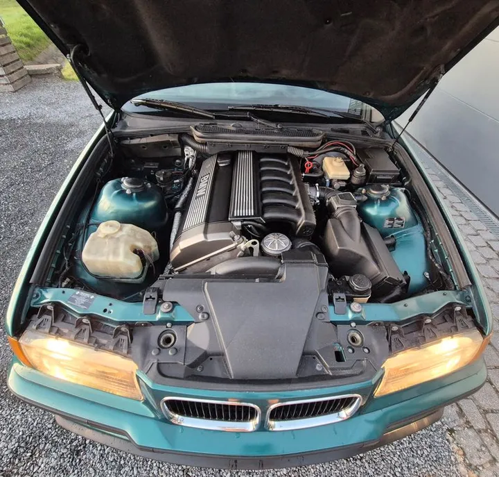 BMW 325