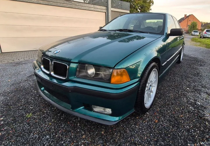 BMW 325