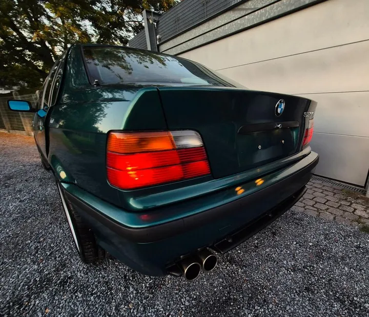 BMW 325