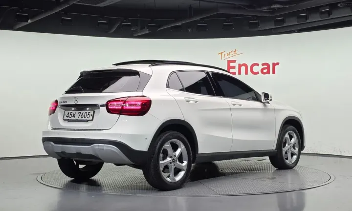 Mercedes-Benz GLA-Class