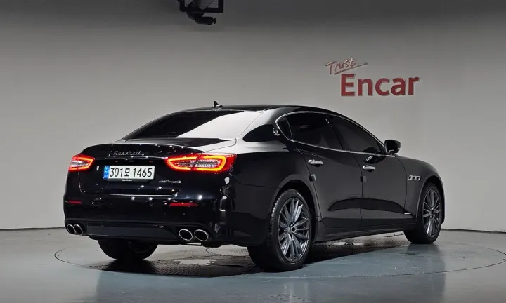 Maserati Quattroporte