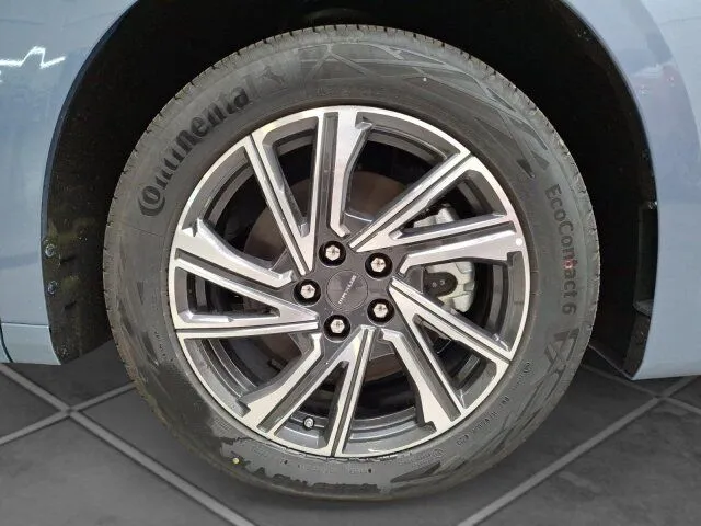 Maxus Mifa 9