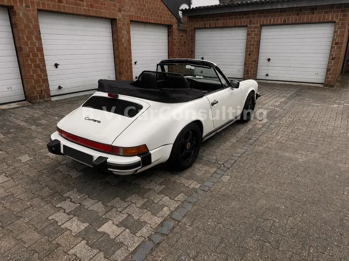 Porsche 930