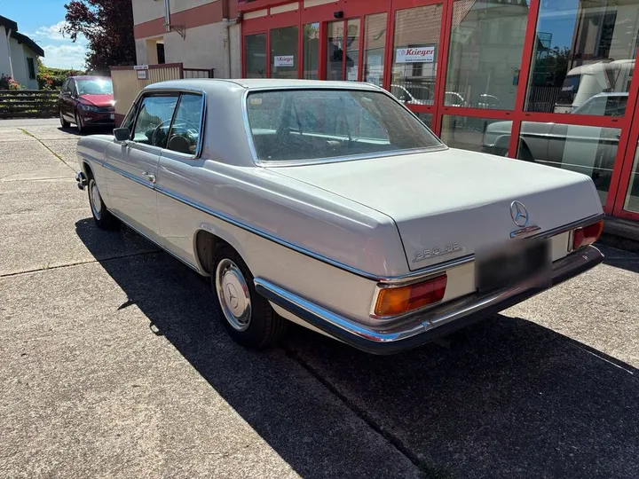 Mercedes-Benz 250
