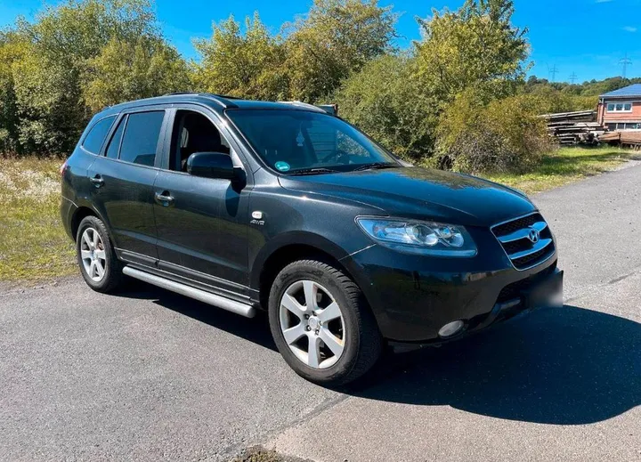 Hyundai SANTA FE