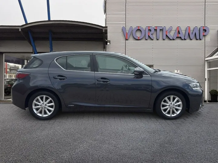 Lexus CT 200h