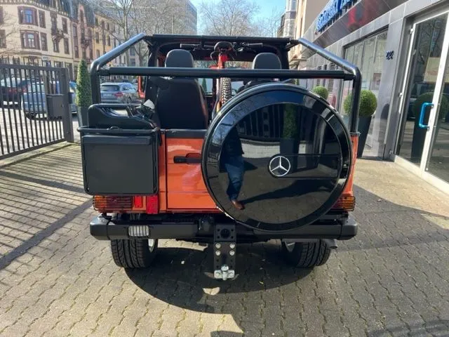 Mercedes-Benz G 230