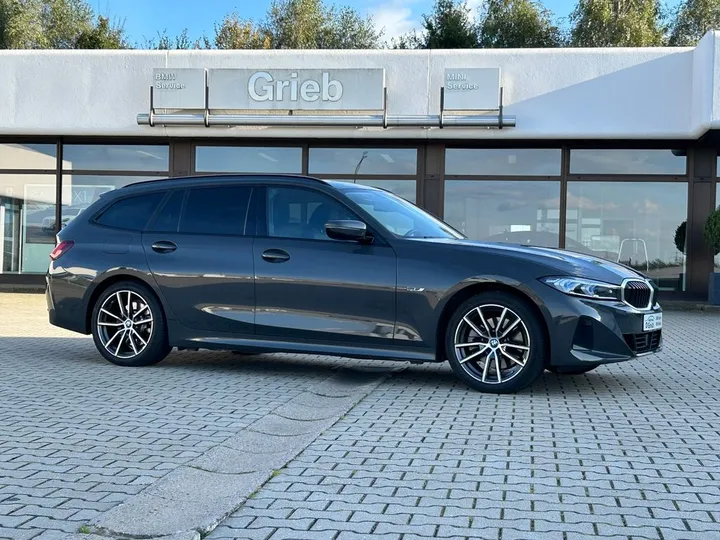 BMW 330