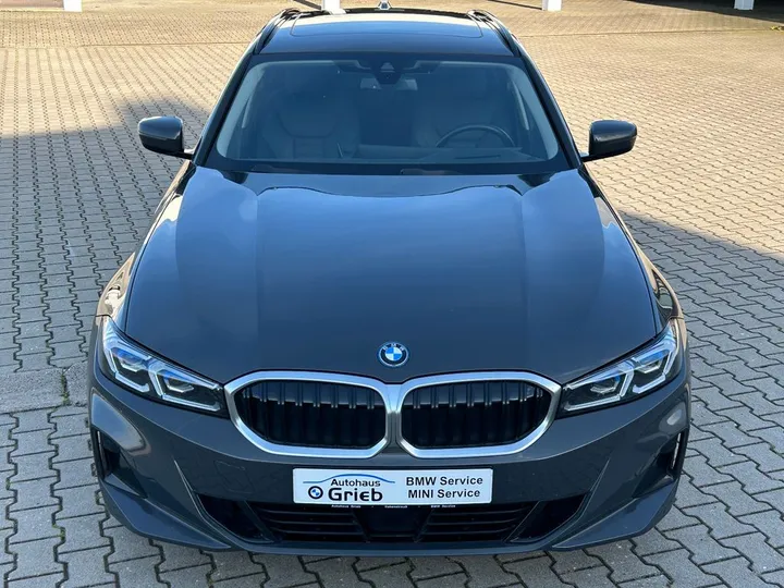 BMW 330