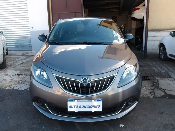 Lancia Ypsilon